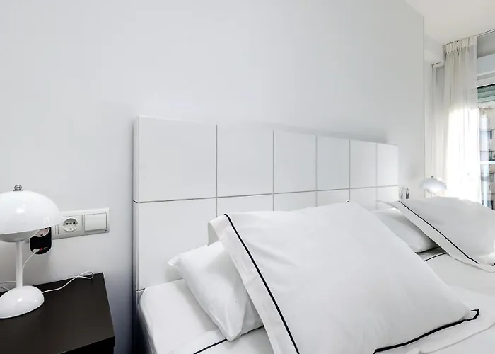 Stunning 1 Bedroom In Centre *