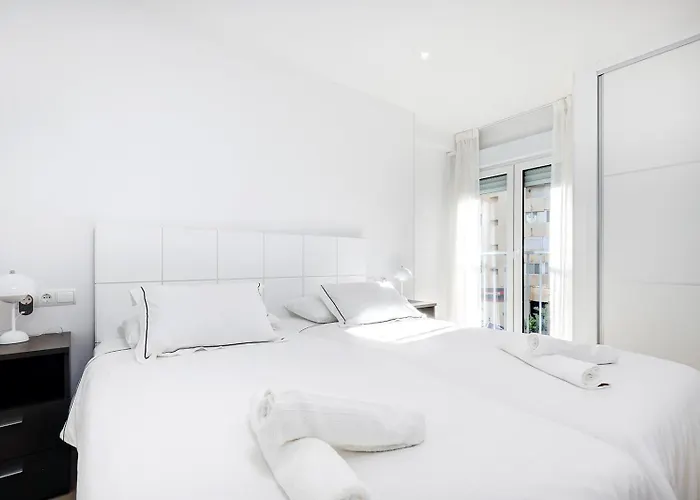 Stunning 1 Bedroom In Centre *