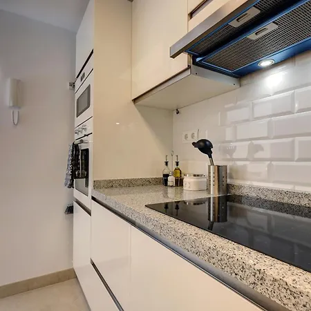 Stunning 1 Bedroom In Centre Apartment
