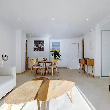 Stunning 1 Bedroom In Centre *