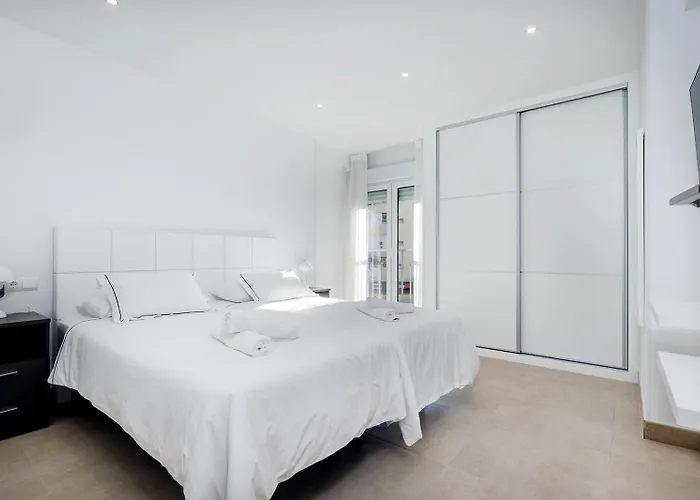 Stunning 1 Bedroom In Centre Apartment *