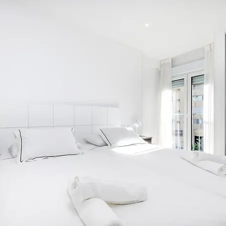 Stunning 1 Bedroom In Centre *